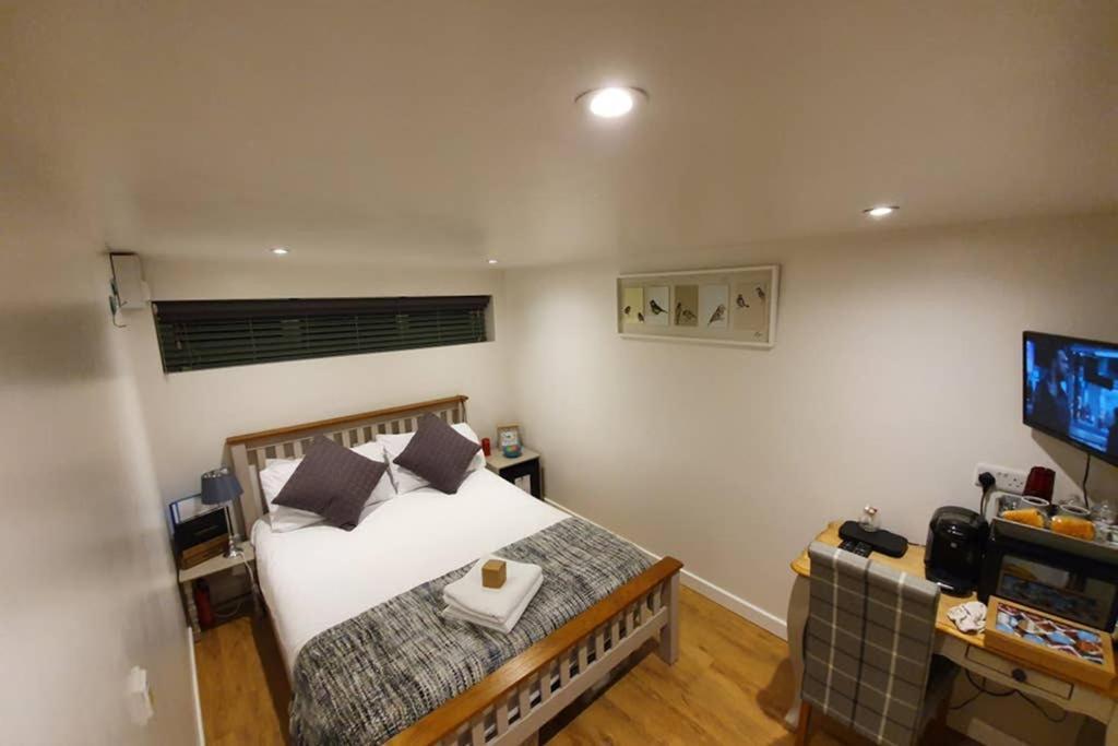 Villa Annex In Chippenham With Parking And Wifi Exterior foto